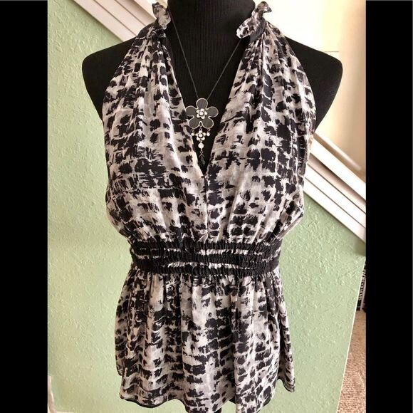 Beautiful tank by BCBG Maxazria in small - Picture 1 of 3